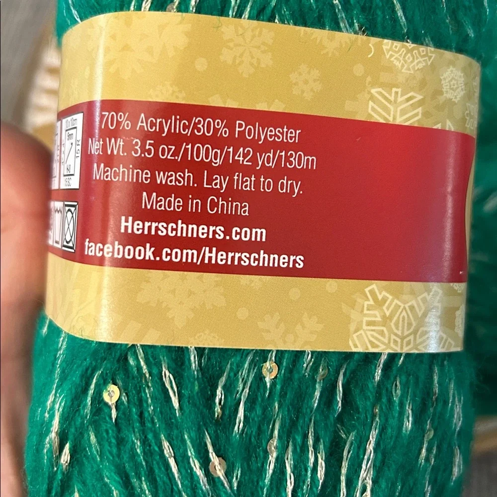 Herrschners yarn x4 skeins holiday sequins mistletoe green acrylic poly blend